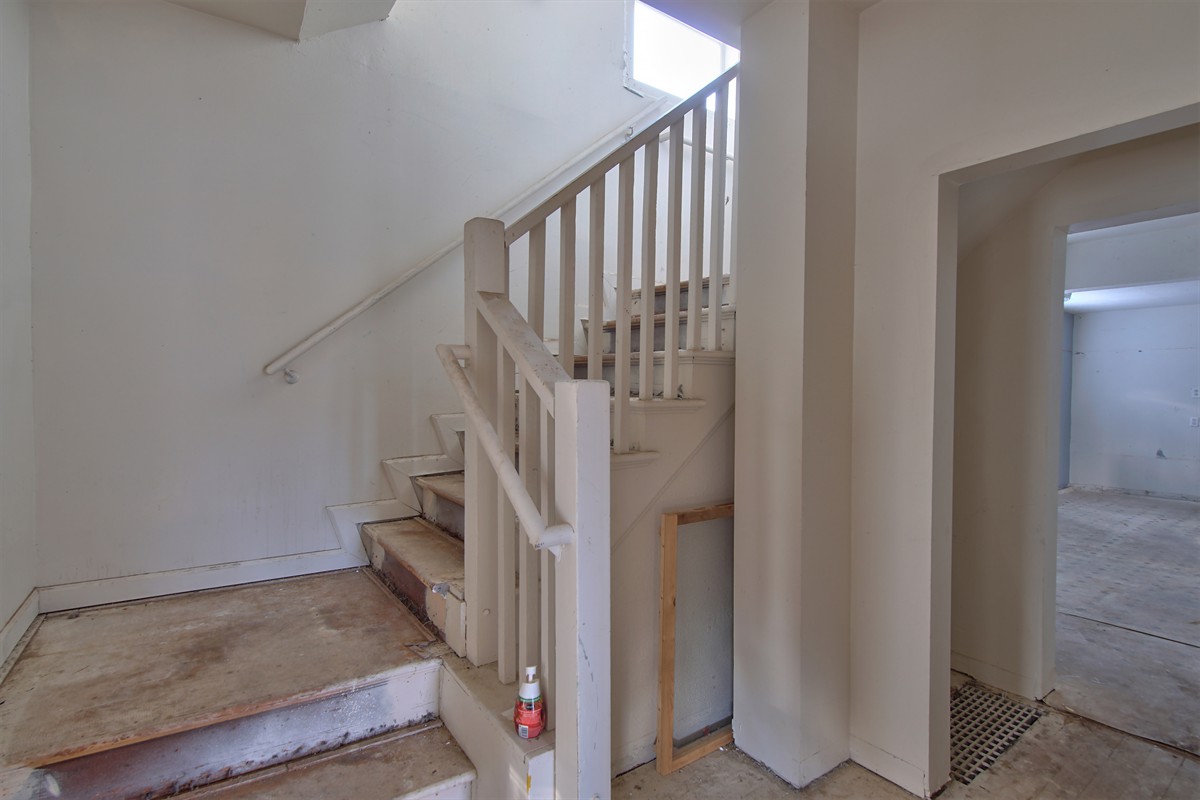 8523sestarkstreet_014