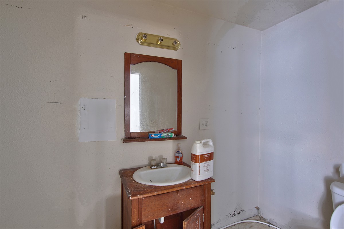 8523sestarkstreet_017