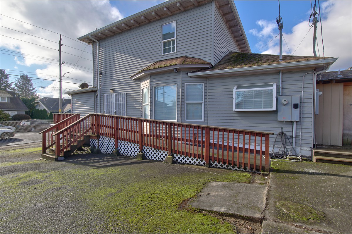 8523sestarkstreet_040