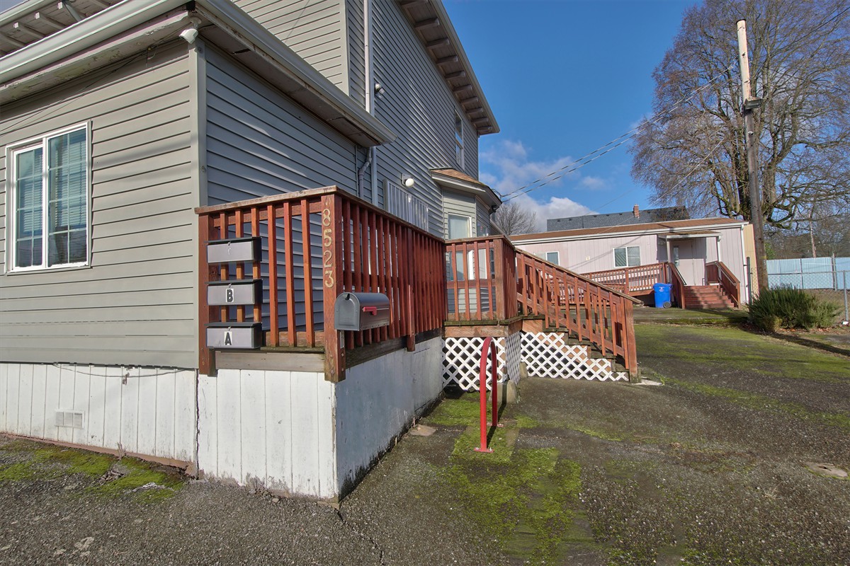 8523sestarkstreet_044