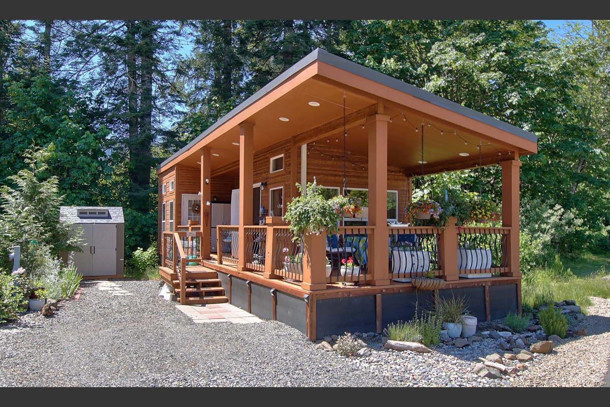 mthoodvillage_000