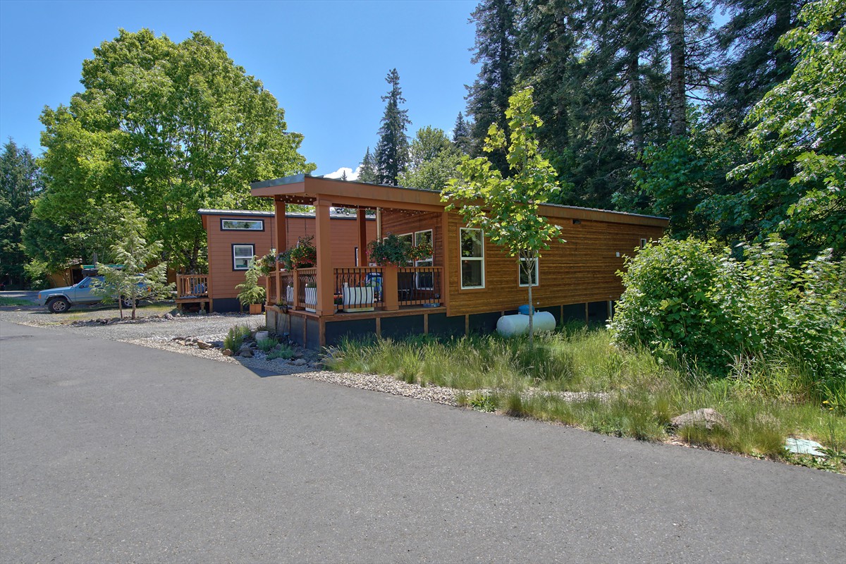 mthoodvillage_002