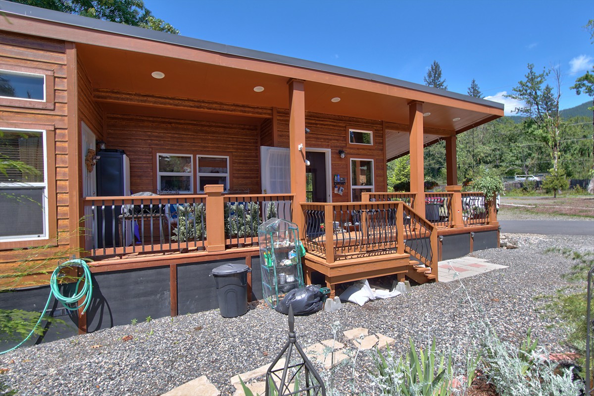 mthoodvillage_004
