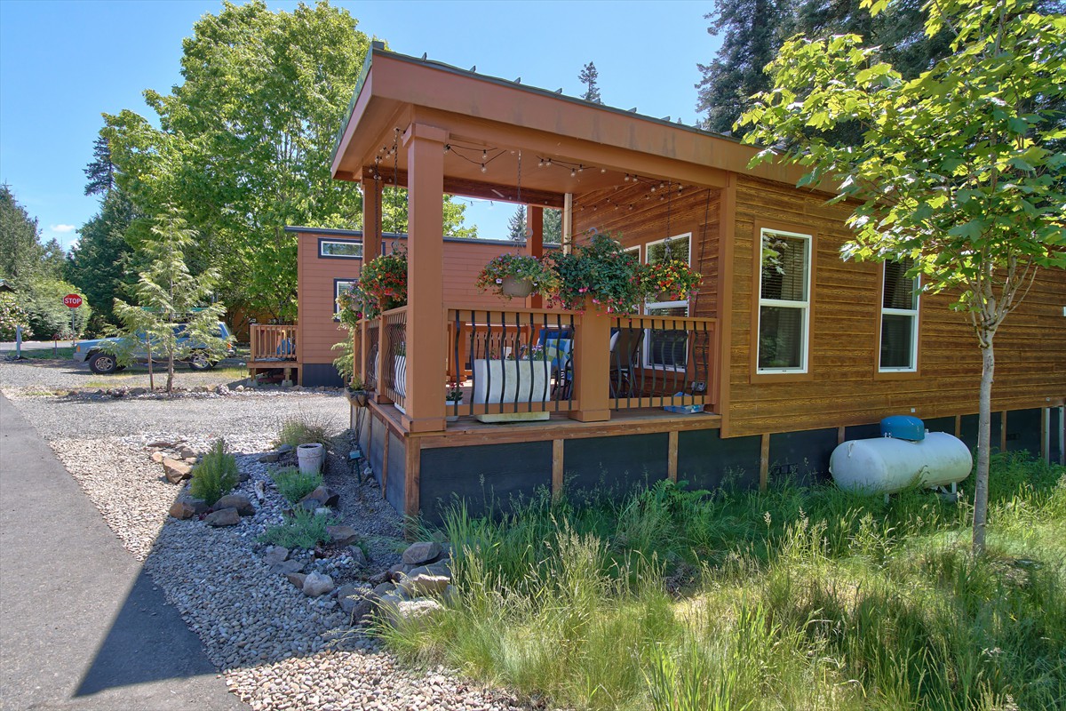 mthoodvillage_005