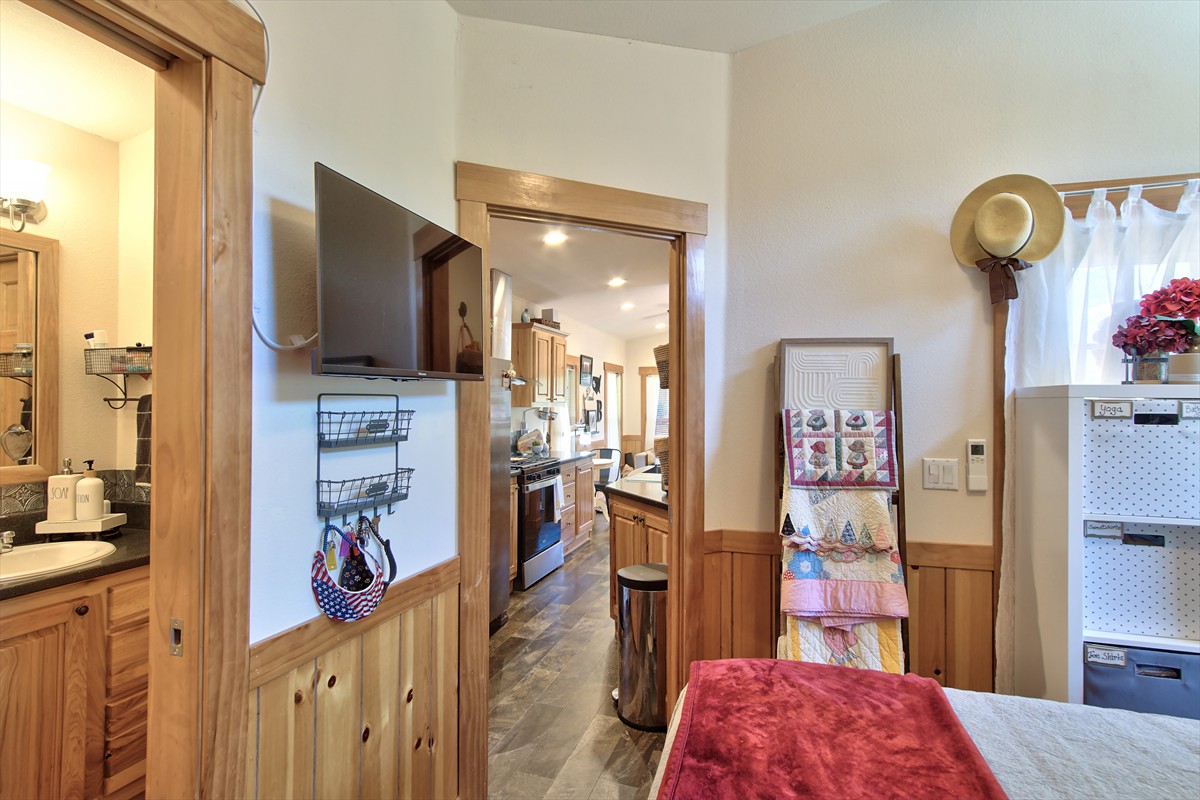 mthoodvillage_034