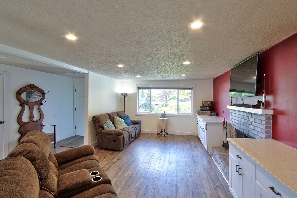 1005nw6thplace_0007