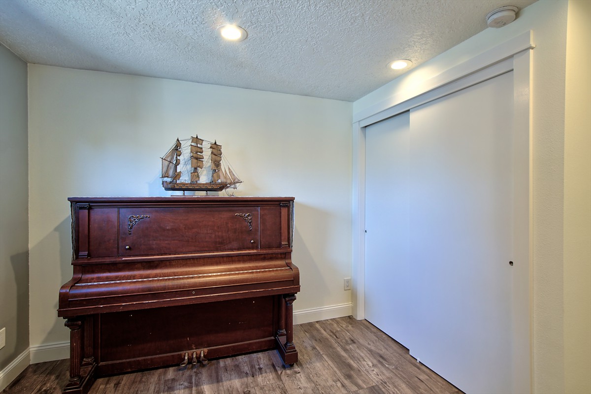 1005nw6thplace_0021
