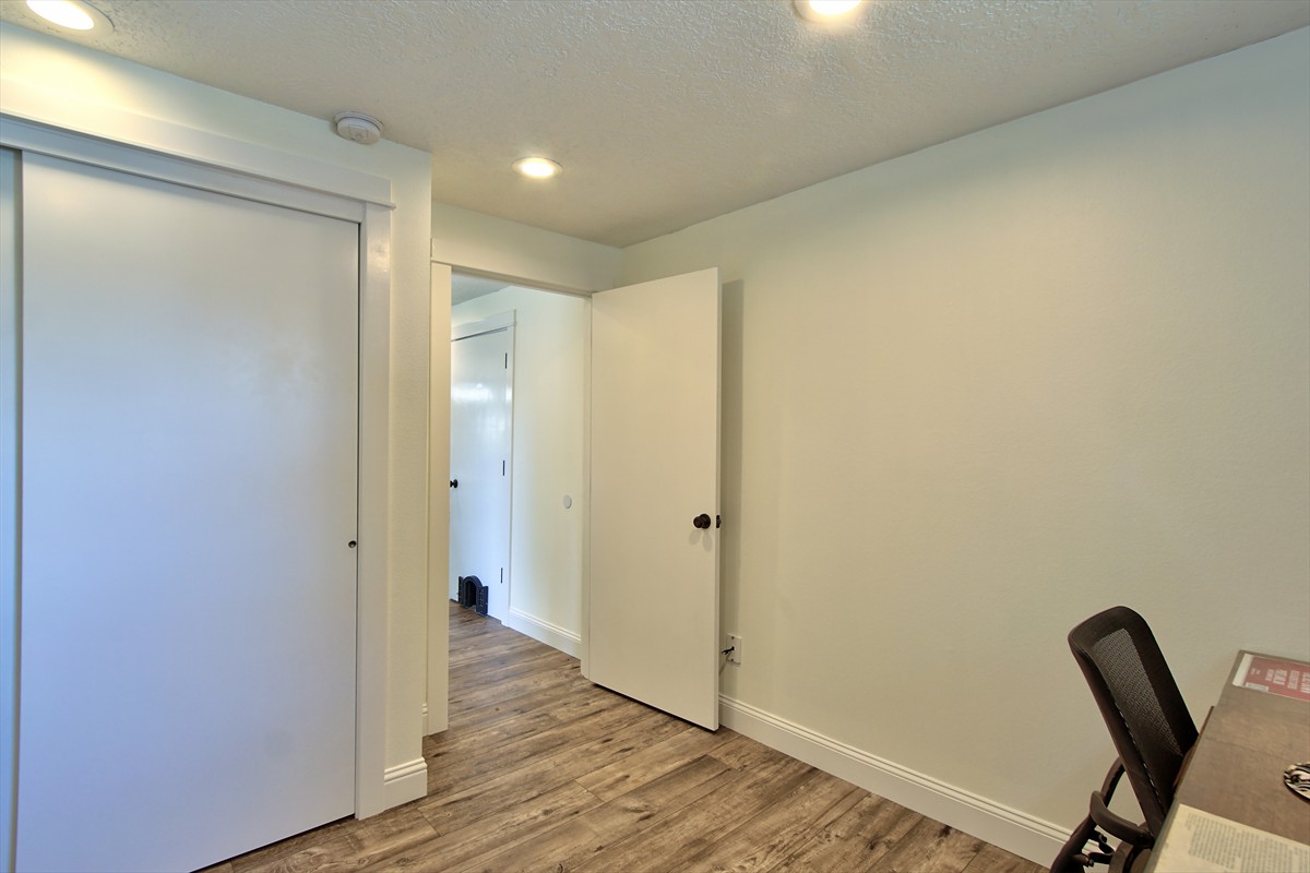 1005nw6thplace_0022