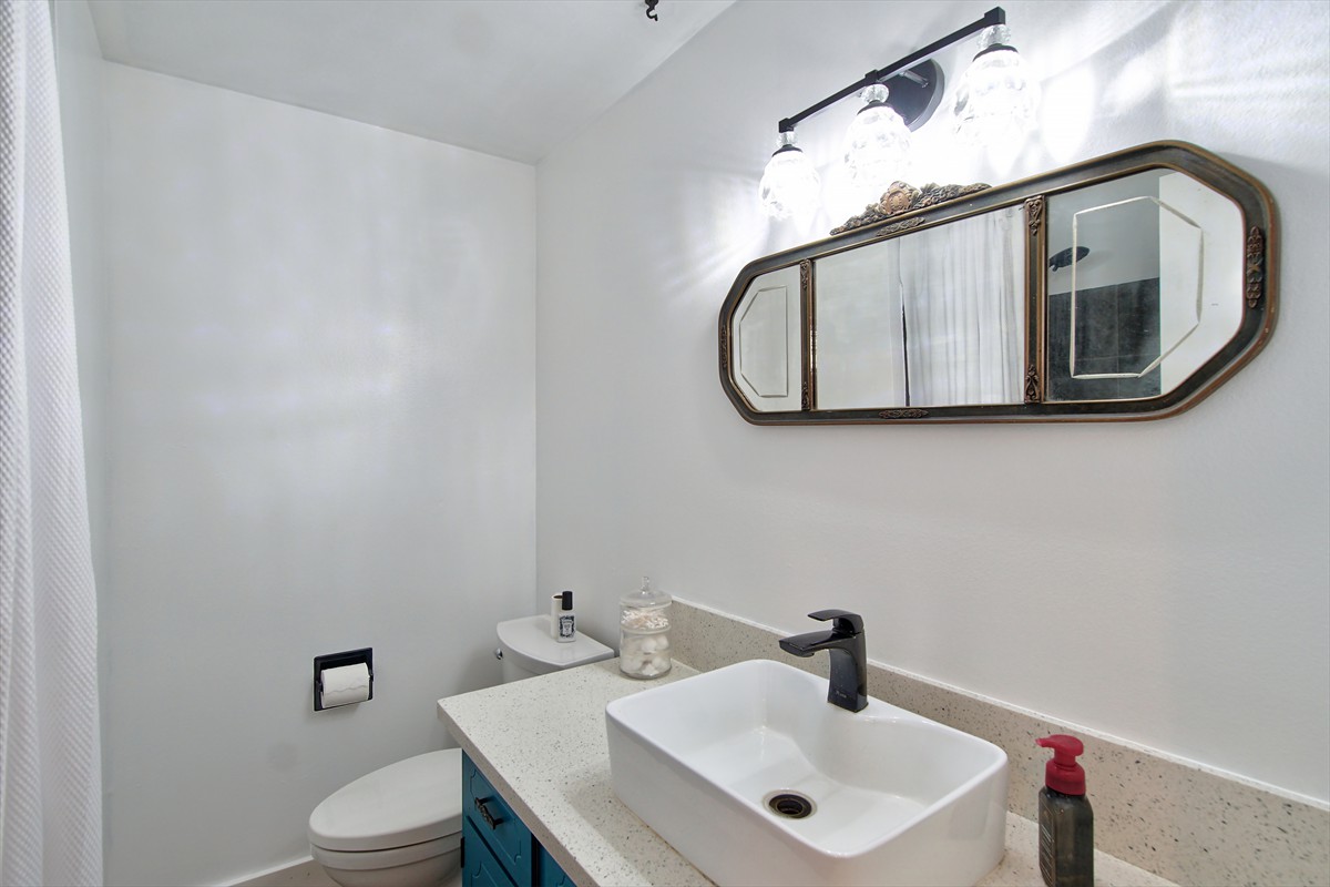 1005nw6thplace_0026