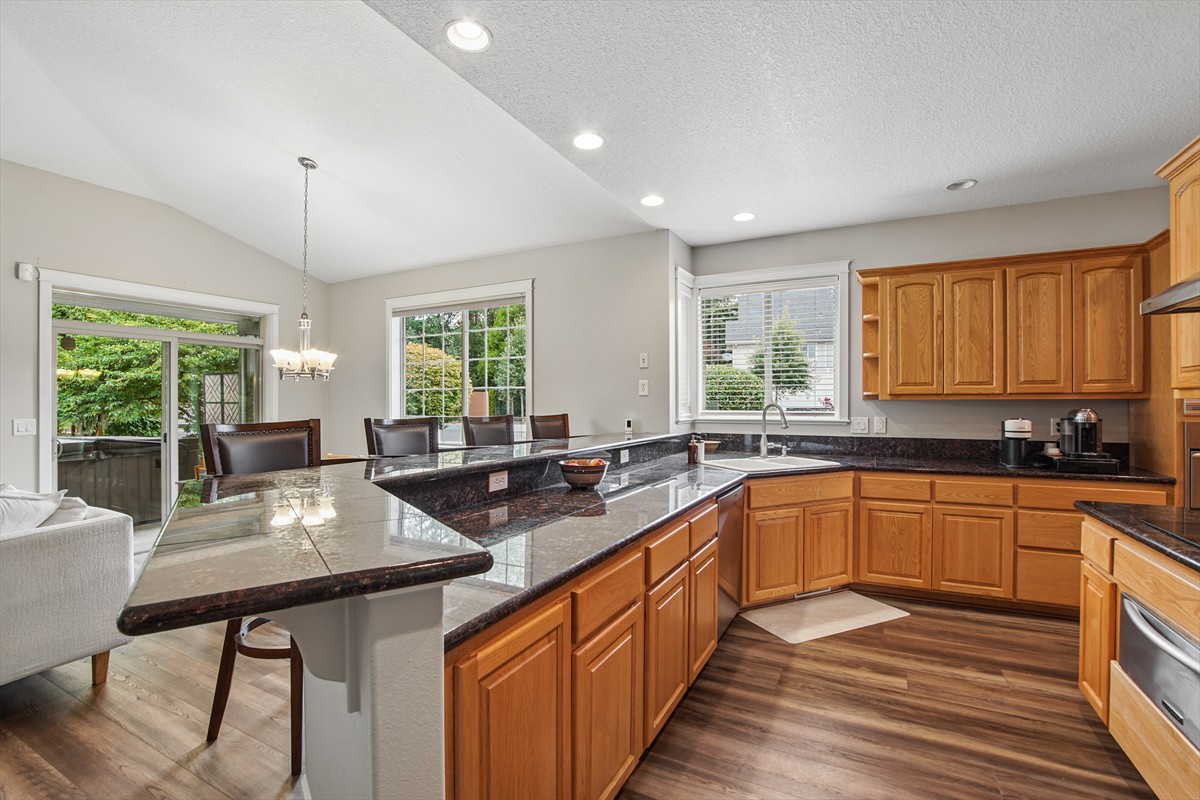 1395westmeadowsdrnw_015