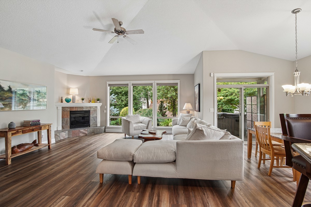 1395westmeadowsdrnw_016