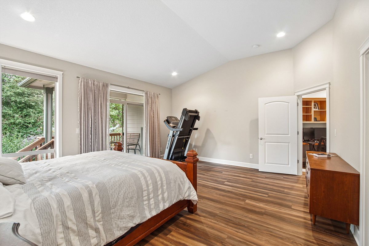 1395westmeadowsdrnw_032