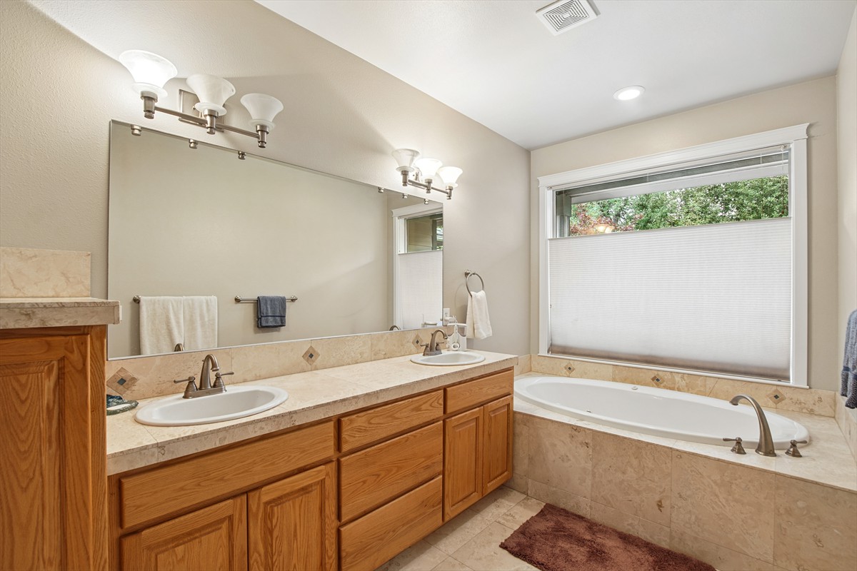 1395westmeadowsdrnw_033