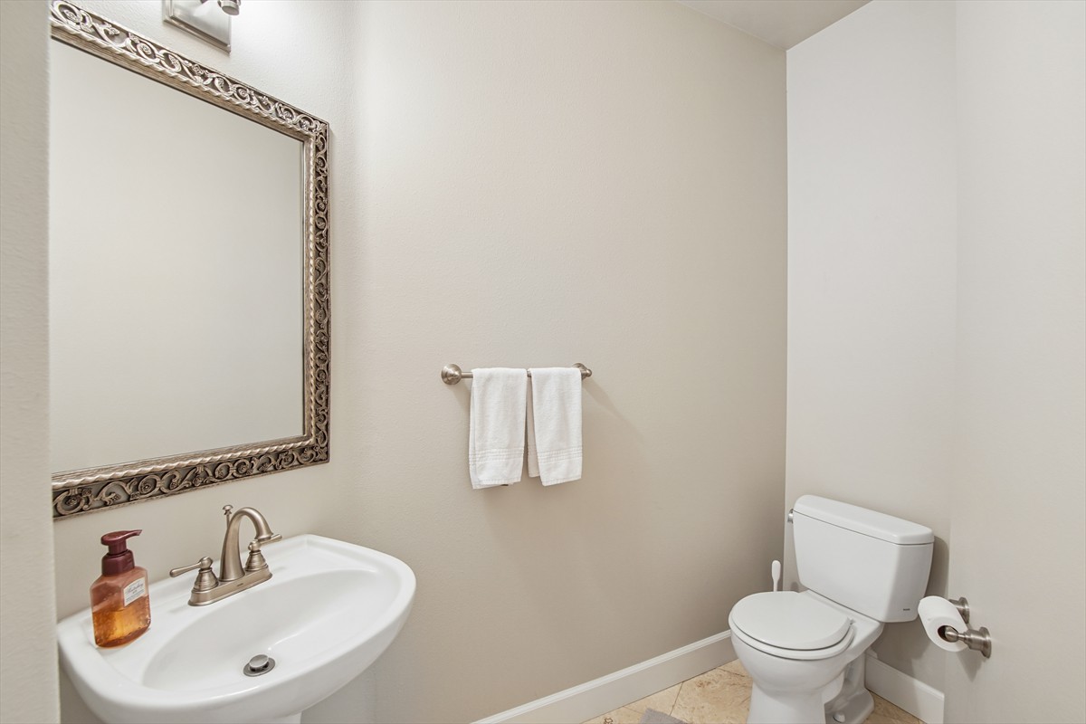 1395westmeadowsdrnw_036