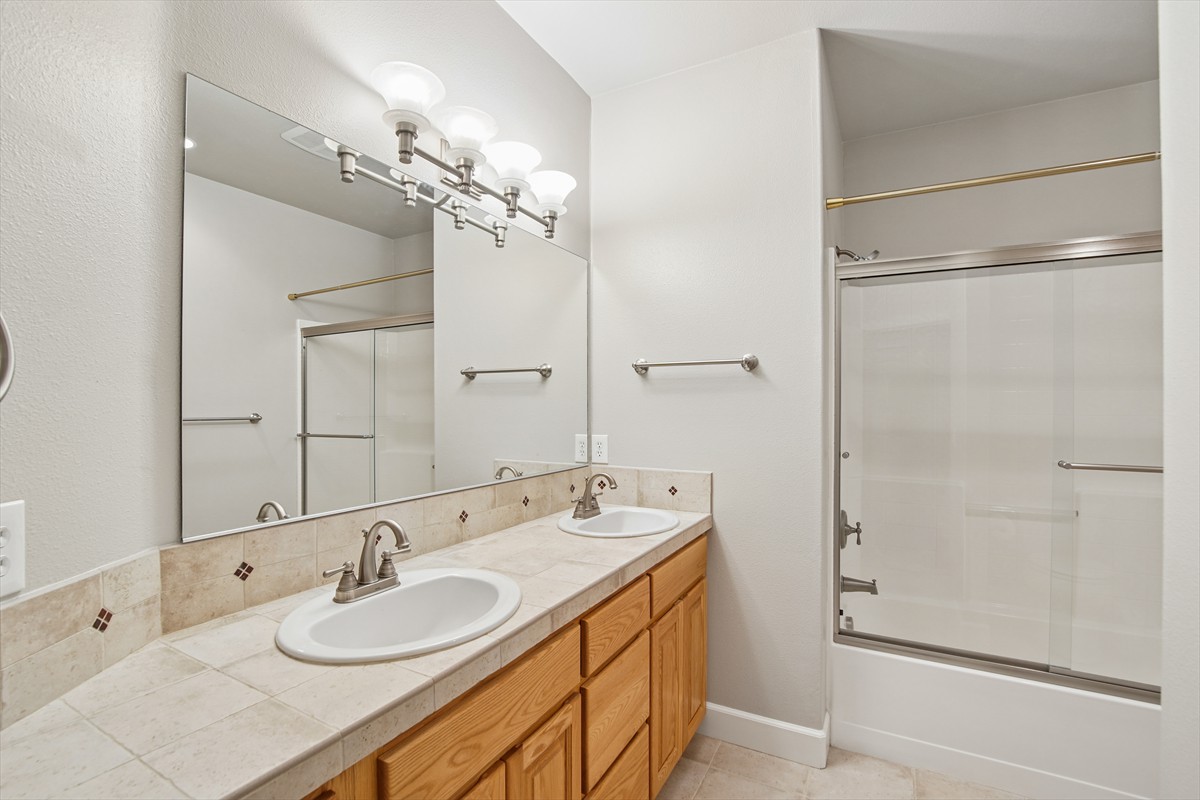 1395westmeadowsdrnw_037